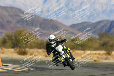 media/Jan-09-2022-SoCal Trackdays (Sun) [[2b1fec8404]]/Turn 14 (10am)/